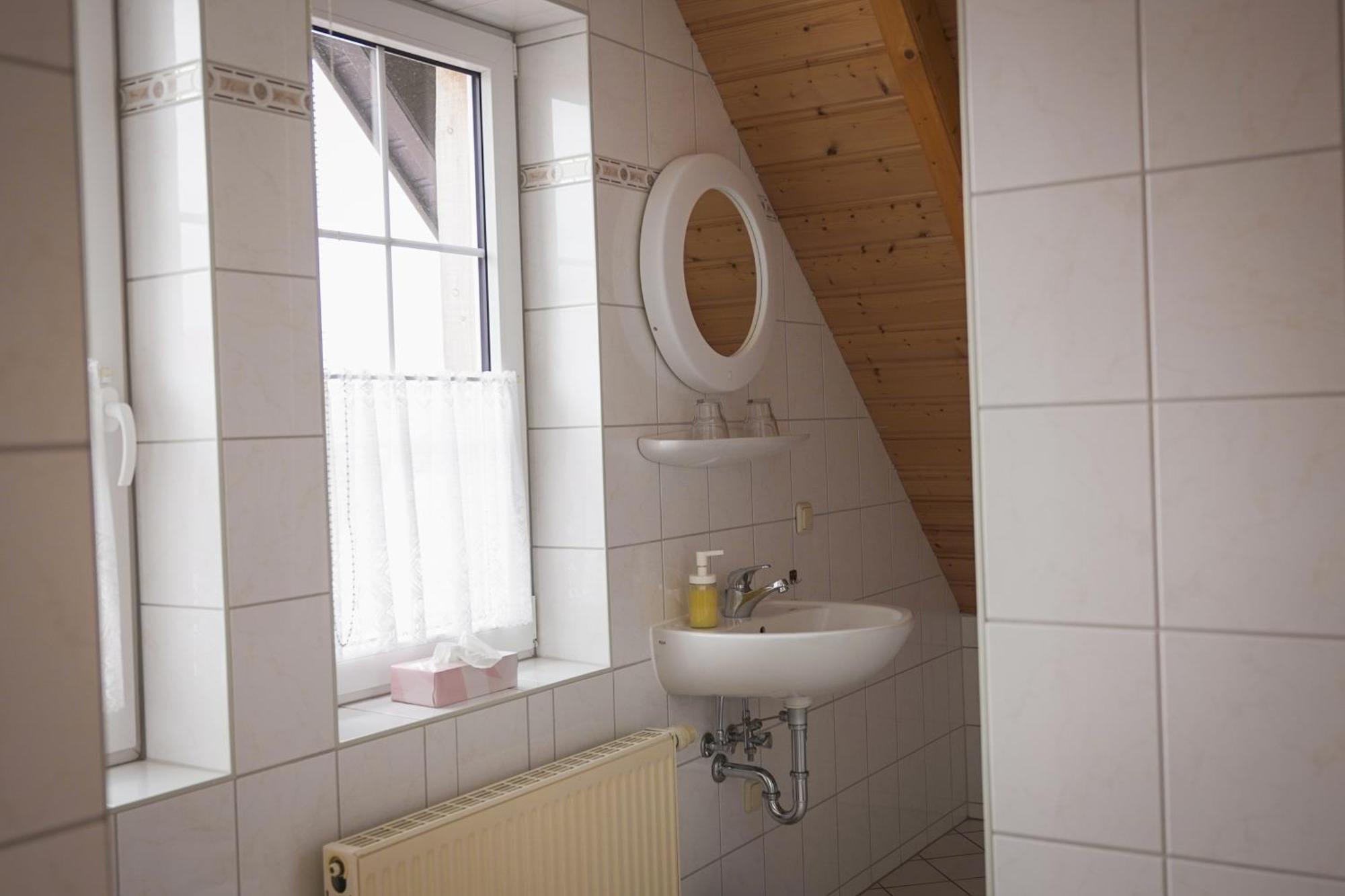 B&B Talstation Ferienwohnung Fuer 2 Personen Horselberg-Hainich Exterior foto